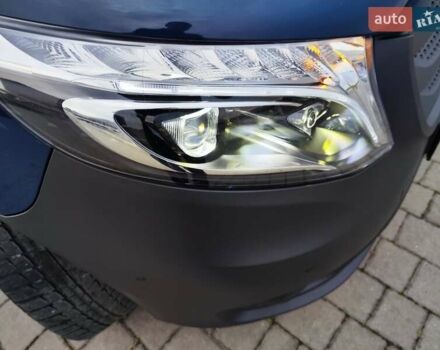 Синій Мерседес Віто, об'ємом двигуна 2.2 л та пробігом 200 тис. км за 33888 $, фото 39 на Automoto.ua