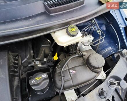 Синій Мерседес Віто, об'ємом двигуна 2.2 л та пробігом 200 тис. км за 33888 $, фото 30 на Automoto.ua