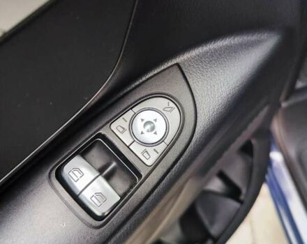 Синій Мерседес Віто, об'ємом двигуна 2.2 л та пробігом 200 тис. км за 33888 $, фото 63 на Automoto.ua