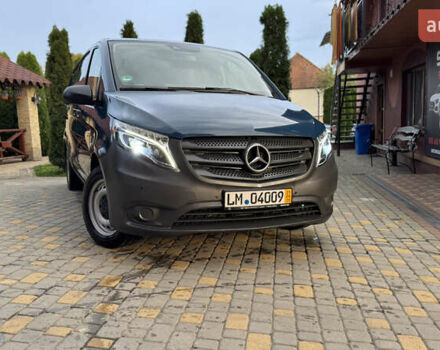 Синий Мерседес Вито, объемом двигателя 2.14 л и пробегом 297 тыс. км за 23150 $, фото 1 на Automoto.ua