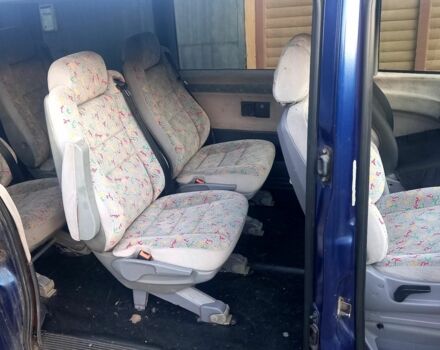 Синий Мерседес Вито, объемом двигателя 2 л и пробегом 310 тыс. км за 3500 $, фото 4 на Automoto.ua