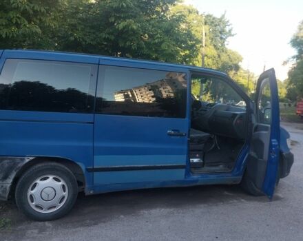 Синий Мерседес Вито, объемом двигателя 2.1 л и пробегом 339 тыс. км за 4500 $, фото 4 на Automoto.ua