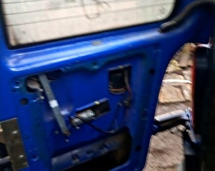 Синий Мерседес Вито, объемом двигателя 2.2 л и пробегом 0 тыс. км за 6000 $, фото 4 на Automoto.ua