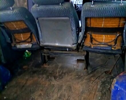 Синий Мерседес Вито, объемом двигателя 2.2 л и пробегом 0 тыс. км за 6000 $, фото 5 на Automoto.ua