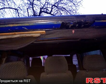 Синий Мерседес Вито, объемом двигателя 2.2 л и пробегом 0 тыс. км за 6000 $, фото 1 на Automoto.ua