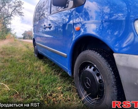 Синий Мерседес Вито, объемом двигателя 2.2 л и пробегом 580 тыс. км за 4900 $, фото 3 на Automoto.ua