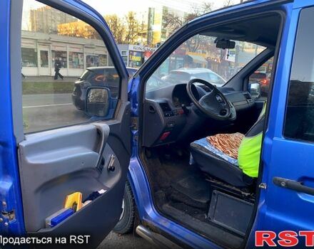 Синий Мерседес Вито, объемом двигателя 2.3 л и пробегом 157 тыс. км за 4000 $, фото 3 на Automoto.ua