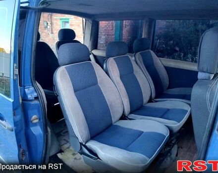 Синий Мерседес Вито, объемом двигателя 2.2 л и пробегом 580 тыс. км за 4900 $, фото 11 на Automoto.ua