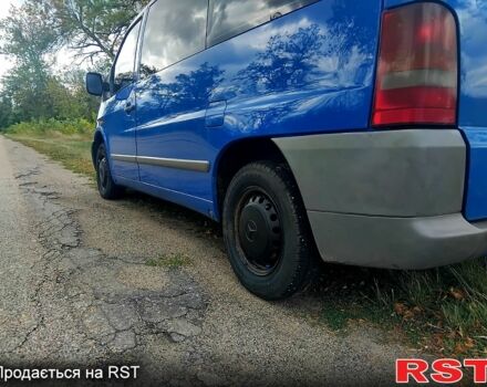 Синий Мерседес Вито, объемом двигателя 2.2 л и пробегом 580 тыс. км за 4900 $, фото 1 на Automoto.ua