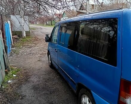 Синий Мерседес Вито, объемом двигателя 2.1 л и пробегом 35 тыс. км за 3300 $, фото 4 на Automoto.ua