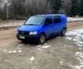 Синий Мерседес Вито, объемом двигателя 2.1 л и пробегом 350 тыс. км за 4500 $, фото 1 на Automoto.ua