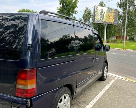 Синий Мерседес Вито, объемом двигателя 2.2 л и пробегом 403 тыс. км за 5350 $, фото 2 на Automoto.ua
