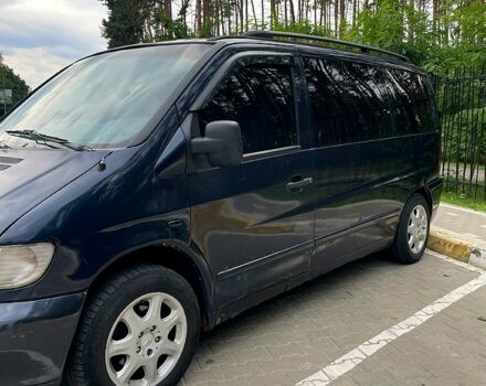 Синий Мерседес Вито, объемом двигателя 2.2 л и пробегом 403 тыс. км за 5350 $, фото 1 на Automoto.ua