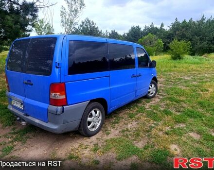 Синий Мерседес Вито, объемом двигателя 2.2 л и пробегом 360 тыс. км за 4500 $, фото 4 на Automoto.ua