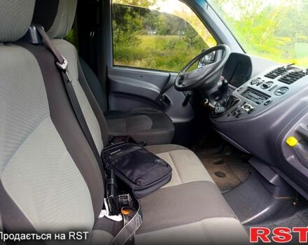 Синий Мерседес Вито, объемом двигателя 2.2 л и пробегом 360 тыс. км за 4500 $, фото 7 на Automoto.ua