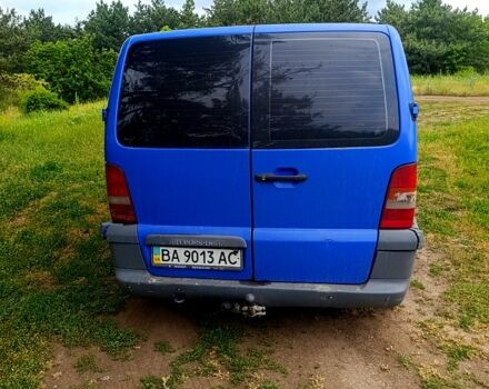 Синий Мерседес Вито, объемом двигателя 2.2 л и пробегом 360 тыс. км за 4500 $, фото 5 на Automoto.ua