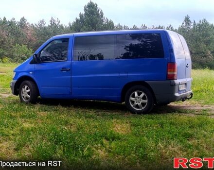 Синий Мерседес Вито, объемом двигателя 2.2 л и пробегом 360 тыс. км за 4500 $, фото 2 на Automoto.ua