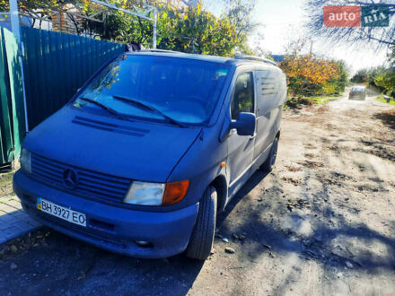 Синий Мерседес Вито, объемом двигателя 2.3 л и пробегом 429 тыс. км за 3850 $, фото 1 на Automoto.ua