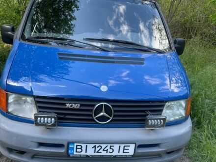 Синий Мерседес Вито, объемом двигателя 2.3 л и пробегом 300 тыс. км за 3500 $, фото 1 на Automoto.ua