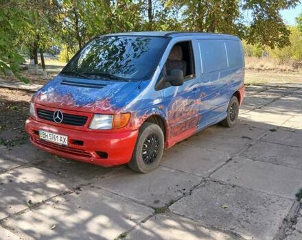Синий Мерседес Вито, объемом двигателя 2.3 л и пробегом 350 тыс. км за 4500 $, фото 1 на Automoto.ua
