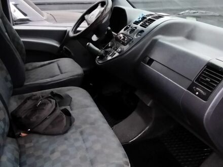 Синий Мерседес Вито, объемом двигателя 2.2 л и пробегом 580 тыс. км за 3000 $, фото 1 на Automoto.ua