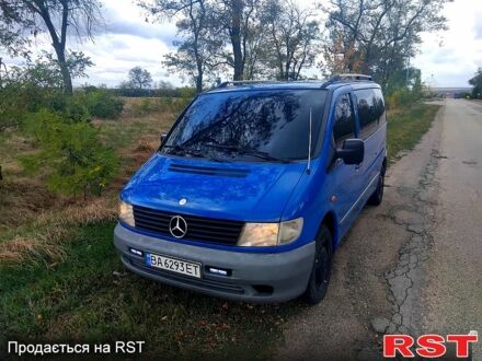 Синий Мерседес Вито, объемом двигателя 2.2 л и пробегом 580 тыс. км за 4900 $, фото 1 на Automoto.ua