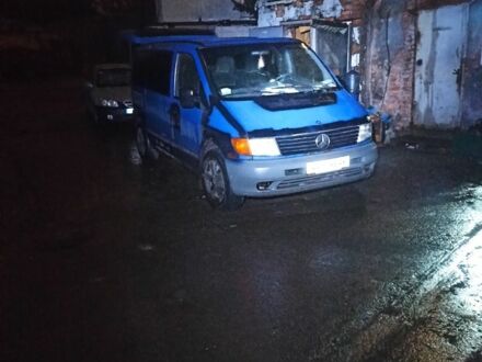 Синий Мерседес Вито, объемом двигателя 0 л и пробегом 198 тыс. км за 1999 $, фото 1 на Automoto.ua