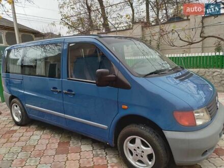 Синий Мерседес Вито, объемом двигателя 2.2 л и пробегом 120 тыс. км за 6000 $, фото 1 на Automoto.ua