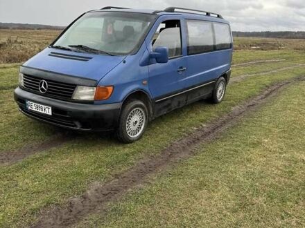 Синий Мерседес Вито, объемом двигателя 2.1 л и пробегом 400 тыс. км за 2000 $, фото 1 на Automoto.ua