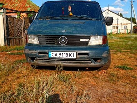 Синій Мерседес Віто, об'ємом двигуна 2.1 л та пробігом 320 тис. км за 2200 $, фото 1 на Automoto.ua