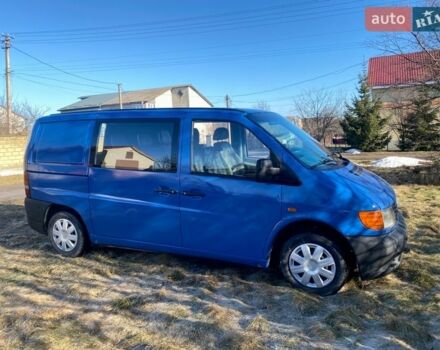 Синий Мерседес Вито, объемом двигателя 2.2 л и пробегом 330 тыс. км за 3700 $, фото 1 на Automoto.ua