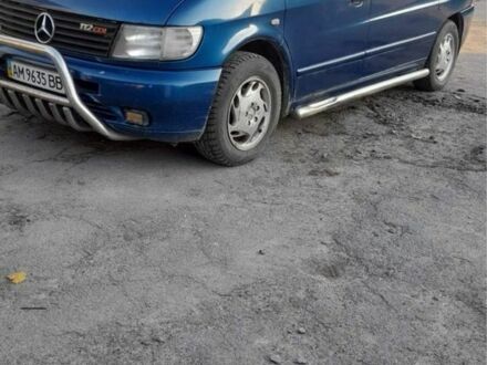 Синий Мерседес Вито, объемом двигателя 2.1 л и пробегом 354 тыс. км за 4300 $, фото 1 на Automoto.ua