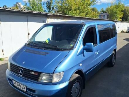 Синий Мерседес Вито, объемом двигателя 2.2 л и пробегом 580 тыс. км за 6500 $, фото 1 на Automoto.ua