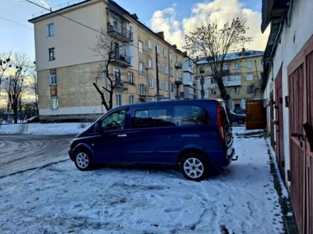Синий Мерседес Вито, объемом двигателя 0 л и пробегом 400 тыс. км за 3950 $, фото 1 на Automoto.ua