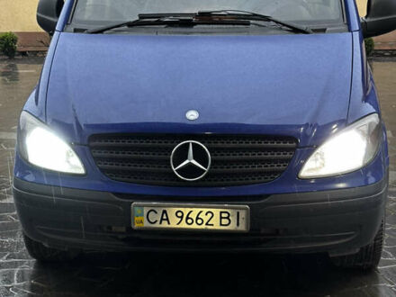 Синий Мерседес Вито, объемом двигателя 2.15 л и пробегом 367 тыс. км за 13000 $, фото 1 на Automoto.ua