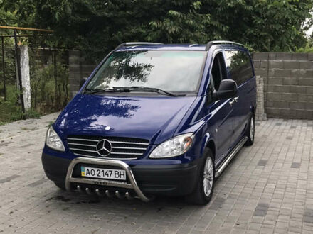 Синий Мерседес Вито, объемом двигателя 2.15 л и пробегом 221 тыс. км за 10000 $, фото 1 на Automoto.ua
