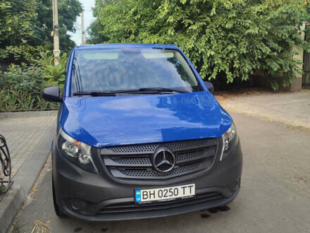 Синій Мерседес Віто, об'ємом двигуна 2.2 л та пробігом 295 тис. км за 18000 $, фото 1 на Automoto.ua