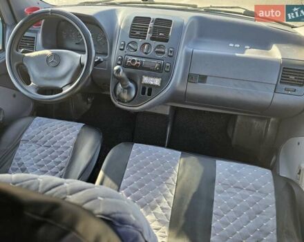 Зеленый Мерседес Вито, объемом двигателя 2.38 л и пробегом 400 тыс. км за 3950 $, фото 12 на Automoto.ua