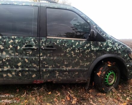 Зеленый Мерседес Вито, объемом двигателя 2.1 л и пробегом 330 тыс. км за 2000 $, фото 3 на Automoto.ua