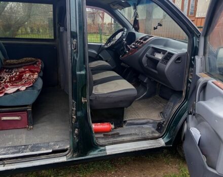 Зеленый Мерседес Вито, объемом двигателя 2.3 л и пробегом 700 тыс. км за 3100 $, фото 4 на Automoto.ua