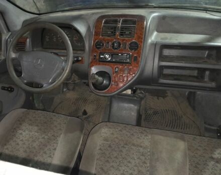 Зеленый Мерседес Вито, объемом двигателя 2.1 л и пробегом 410 тыс. км за 1653 $, фото 4 на Automoto.ua