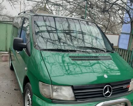 Зеленый Мерседес Вито, объемом двигателя 2.2 л и пробегом 250 тыс. км за 5000 $, фото 3 на Automoto.ua