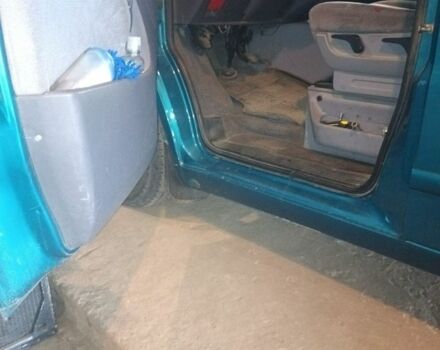 Мерседес Вито 2002 в Полтаве на Automoto.ua Зеленый Мерседес Вито, объемом двигателя 2.2 л и пробегом 200 тыс. км за 6500 $, фото 7 на Automoto.ua