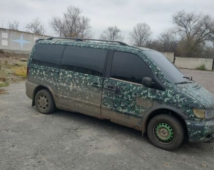 Зеленый Мерседес Вито, объемом двигателя 2.1 л и пробегом 285 тыс. км за 2700 $, фото 2 на Automoto.ua