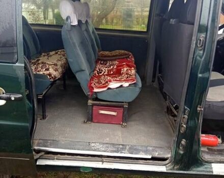 Зеленый Мерседес Вито, объемом двигателя 2.3 л и пробегом 700 тыс. км за 3100 $, фото 2 на Automoto.ua