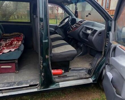 Зеленый Мерседес Вито, объемом двигателя 2.3 л и пробегом 700 тыс. км за 3100 $, фото 3 на Automoto.ua