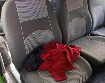 Зелений Мерседес Віто, об'ємом двигуна 2.3 л та пробігом 303 тис. км за 3999 $, фото 6 на Automoto.ua