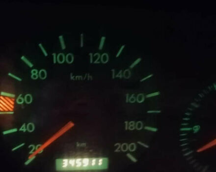 Зелений Мерседес Віто, об'ємом двигуна 2.3 л та пробігом 346 тис. км за 3000 $, фото 2 на Automoto.ua