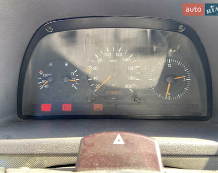 Зелений Мерседес Віто, об'ємом двигуна 2.3 л та пробігом 580 тис. км за 6000 $, фото 11 на Automoto.ua