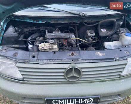 Зеленый Мерседес Вито, объемом двигателя 2.3 л и пробегом 350 тыс. км за 2500 $, фото 13 на Automoto.ua